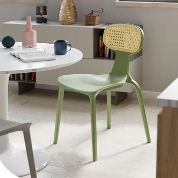 Скандинавский стул Обеденные пластиковые стулья Роскошный современный штабелируемый стул Складная мебель, экономящая пространство, удобный дизайнерский набор для домашнего декора