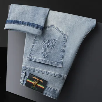 Летние Тонкие светло-голубые джинсы 2023, мужская тонкая Эластичная мягкая мужская молодежная Корейская версия красивых повседневных брюк бренда Tide
